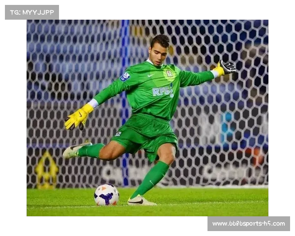 英格兰足球超级联赛：布伦特福德门将拉亚扑出单刀